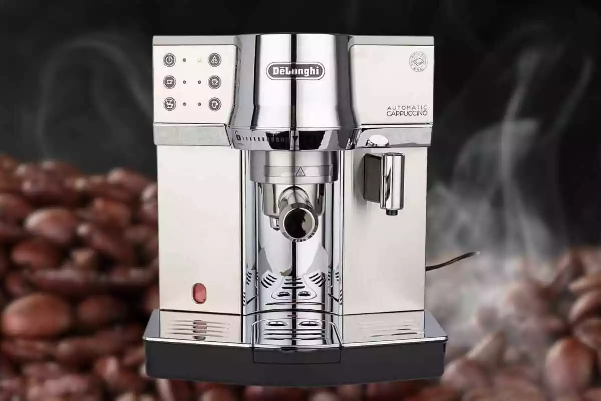 Qué Starbucks ni qué Starbucks: Lidl ficha la cafetera automática moderna  De'Longhi