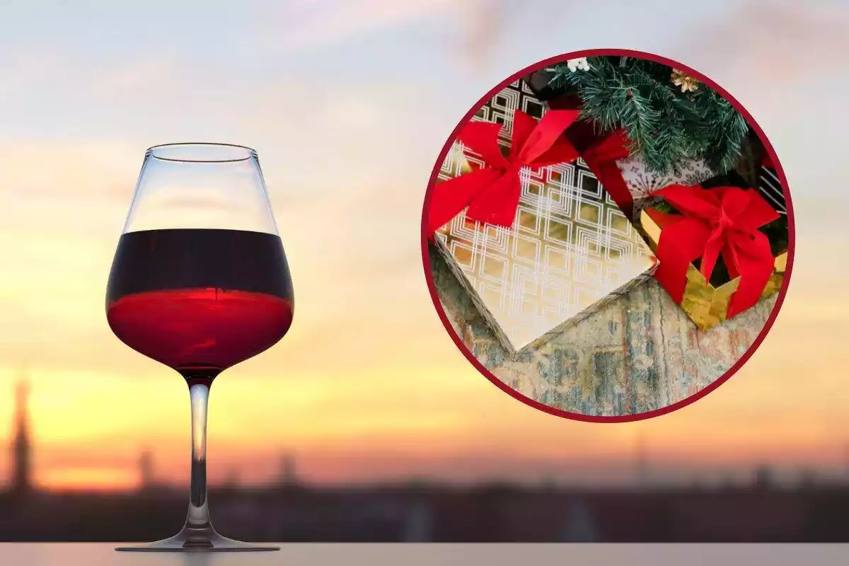 Foto copa de vino y de fondo el cielo desenfocado y a la derecha círculo con borde rojo y dentro regalos de Navidad