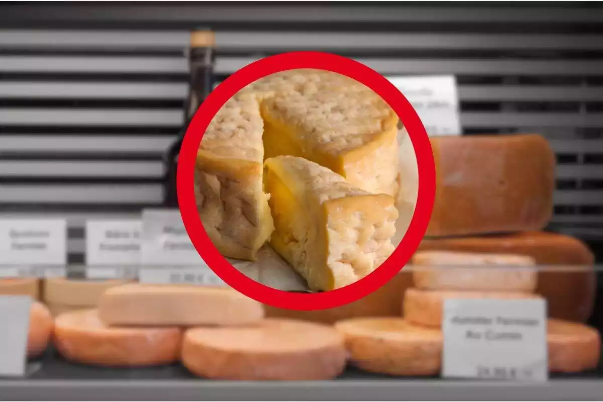 Foto desenfocada de unos quesos franceses con sus nombres y precios. En el centro, círculo rojo con foto dentro de un queso Epoisses partido