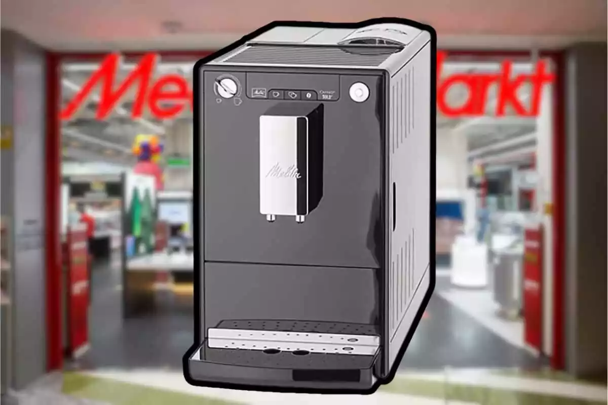 pone a precio de saldo la cafetera automática de alta gama agotada  en MediaMarkt