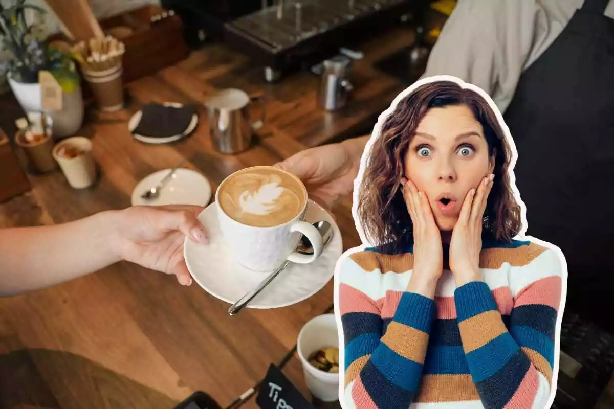 mujer sorprendida y un camarero dando el café a una clienta